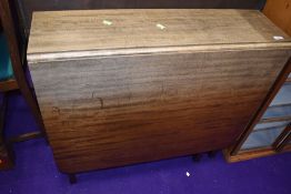 A traditional mahogany sutherland style gateleg dining table