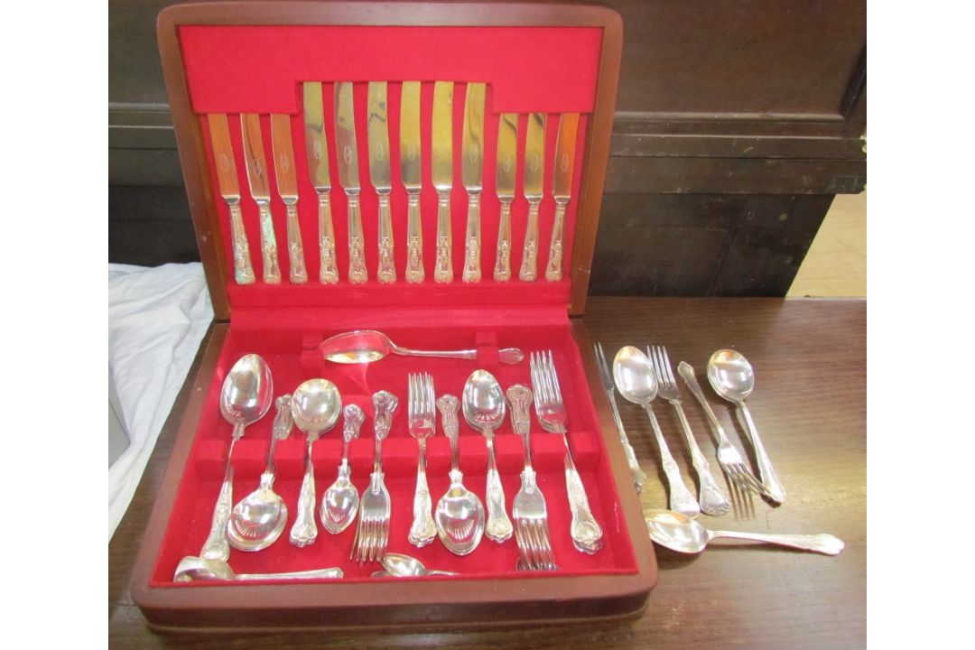 A cased Arthur Price Kings pattern part flatware service, - Image 2 of 2