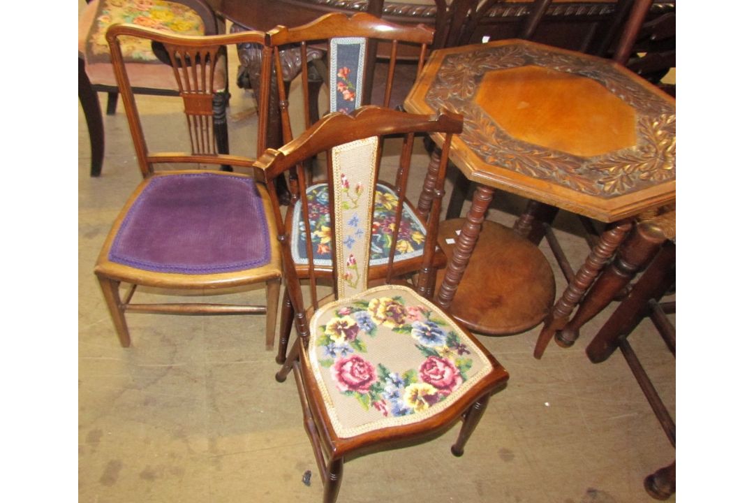 A carved occasional table together with a pair of bedroom chairs and a salon chair - Image 3 of 3