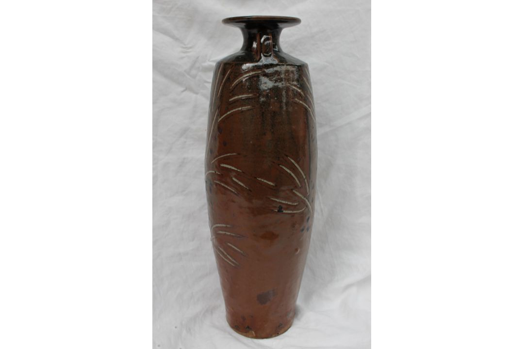 A studio pottery twin handled vase, with a brown ground and incised leaf and floral decoration, - Image 6 of 7