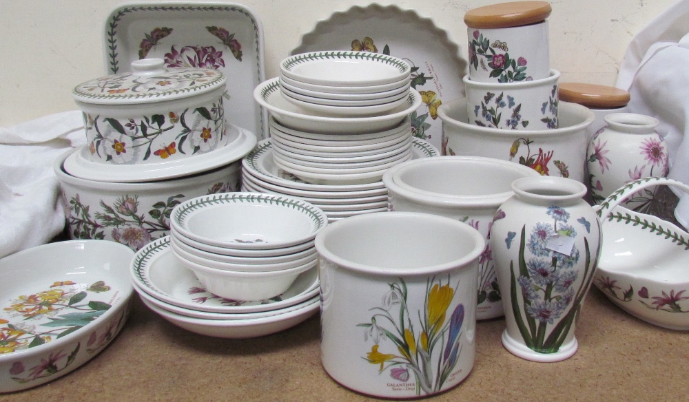 A large collection of Portmeirion Botanic Garden pattern pottery including plates, bowls, tureens, - Image 3 of 4