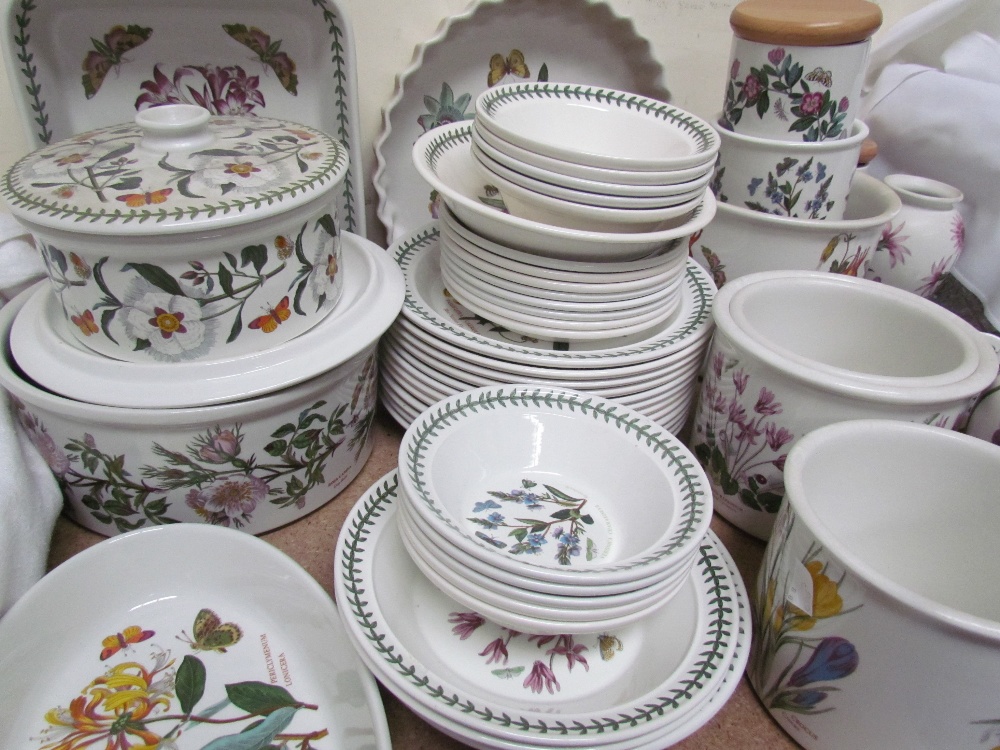 A large collection of Portmeirion Botanic Garden pattern pottery including plates, bowls, tureens, - Image 4 of 4