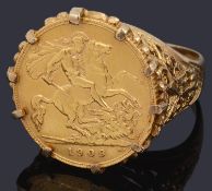 An Edward VII half sovereign ring