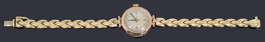 A 9ct gold ladies wristwatch