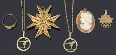 A collection of gold jewellery