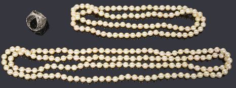 Two single row cultured pearl necklaces,