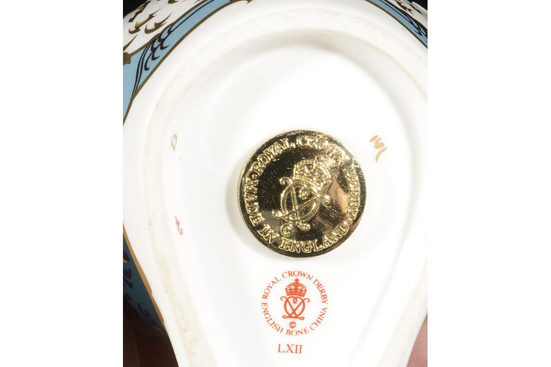 A collection of Royal and Crown Derby animal paperweights - Image 4 of 4