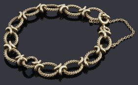 A 9ct gold hoop and kiss link bracelet