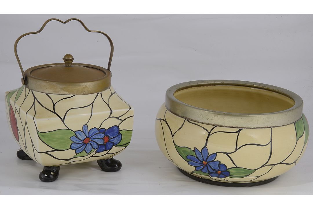 A Clarice Cliff Scarlet Flower biscuit barrel and salad bowl - Image 3 of 3