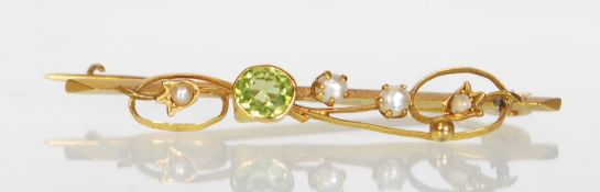 ART NOUVEAU 9CT GOLD PERIDOT AND SEED PEARL BROOCH