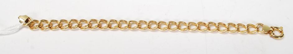 A 9ct gold stamped 375 link twist ladies dress bracelet with clasp, measuring 7.5 inches and