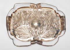 An early 20th Century Martin, Hall & Co Edwardian Art Nouveau silver hallmarked card tray having