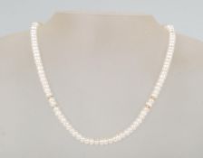 A vintage cultured pearl necklace having 9ct gold