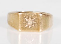 A gents 9ct gold hallmarked large gypsy single stone set ring of usual form weighing 5.8g