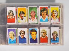 A complete collection of The Sun Soccercards trade cards. Full set of 1000 stored within plastic