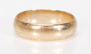 A gents 9ct gold hallmarked large band ring of usual form weighing 5.7g