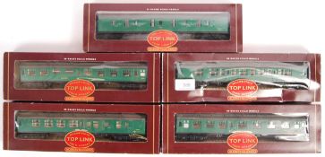 HORNBY SOUTHERN REGION 00 GAUGE MODEL RAILWAY COACHES