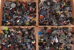 LARGE COLLECTION OF ASSORTED WARHAMMER FIGURES