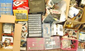 LARGE COLLECTION OF ASSORTED WARGAMING FIGURES AND ACCESSORIES