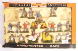 RARE VINTAGE BRITAINS ' HERALD MODELS ' BOXED SET OF PLASTIC FIGURES
