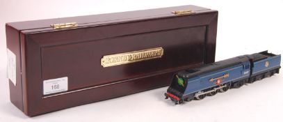 HORNBY 00 GAUGE CODE 3 / CUSTOM MERCHANT NAVY CLASS LOCO