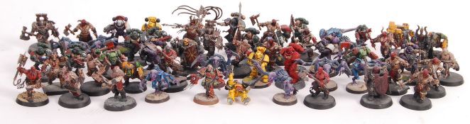COLLECTION OF ASSORTED WARHAMMER WARGAMING FIGURES