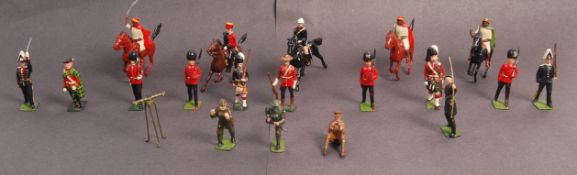 ASSORTED VINTAGE BRITAINS LEAD SOLDIERS / FIGURES