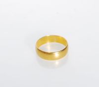 A hallmarked 22ct gold wedding band ring of simple form. Hallmarked Birmingham 1897. Weight 3.2g.