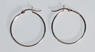 A pair of ladies silver hoop earrings. Measures: 2.9cm. Weight: 3.0g.