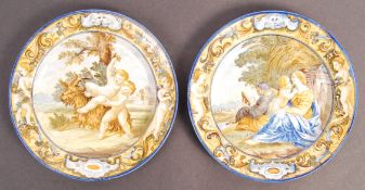 PAIR OF 18TH CENTURY MAIOLICA EARTHENWARE PLATES