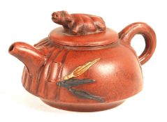 19TH CENTURY CHINESE YIXING POTTERY TEAPOT