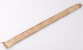 18CT GOLD FINE LINKED BRACELET CHAIN WITH CHASE DECORATION