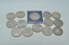 A collection of commemorative crowns to include a George III 1820 silver crown, 4 x 1977 jubilee