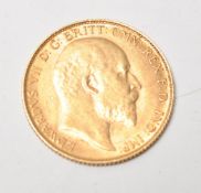 An early 20th Century Edwardian 22ct gold half sovereign dated for 1909. Weighs 4.1g.