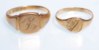 Two hallmarked 9ct gold signet rings to include one with a square panel to the head engraved with