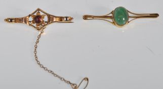 A Victorian hallmarked 9ct yellow gold bar brooch