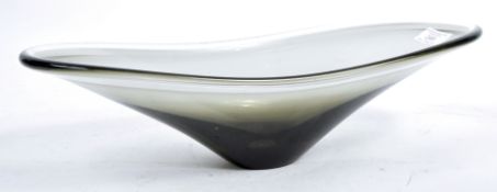 MID 20TH CENTURY SCANDINAVIAN STUDIO ART GLASS CENTRE BOWL