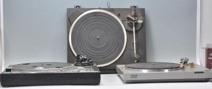 Hi-Fi - A group of thee record deck / turntables t