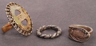 PETER WYNGARDE - COLLECTION OF PROP / COSTUME JEWE