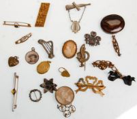 A mixed group of ladies jewellery, mostly brooches to include ribbon examples, multiple Victorian