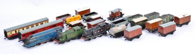 COLLECTION OF VINTAGE HORNBY DUBLO 3-RAIL LOCOS & STOCK