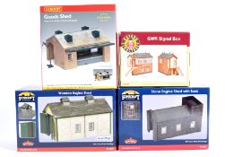 ASSORTED 00 / OO GAUGE MODEL RAILWAY TRAINSET BUILDING