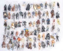 LARGE COLLECTION OF ASSORTED STAR WARS ACTION FIGURES WITH ACCESSORIES