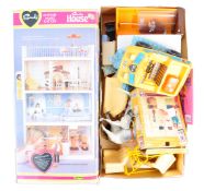 COLLECTION OF VINTAGE PEDIGREE SINDY DOLL ITEMS