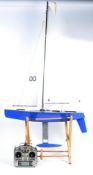 RADIO CONTROLLED SAILING YACHT / BOAT - WITH RADIO GEAR