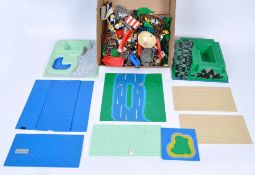 ASSORTED 1990'S PIRATE THEMED LEGO MINIFIGURES AND ACCESSORIES