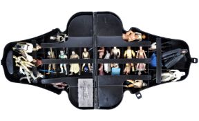VINTAGE 1990'S KENNER MADE STAR WARS CARRY CASE AND FIGURES