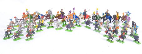 COLLECTION OF VINTAGE BRITAINS DEETAIL PLASTIC MODEL SOLDIERS