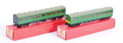 PAIR RARE HORNBY DUBLO 00 GAUGE ELECTRIC MODEL RAILWAY ITEMS
