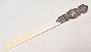 A lovely early 20th Century ivory page turner havi